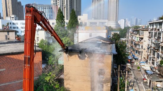 合肥首個私人產權危房翻建項目今日在瑤海啟動